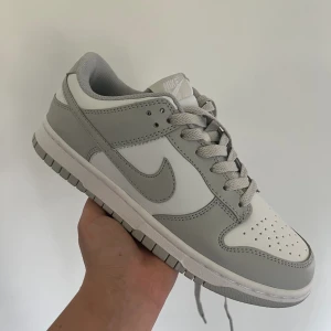 Nike dunk low grå grey  - Storlek 39