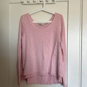 Långärmad-House of lola - Djur finns i hemmet! Fint skick med lite detaljer på ryggen