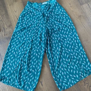 Rodebjer byxor - Byxor från Rodebjer i storlek 34🤍