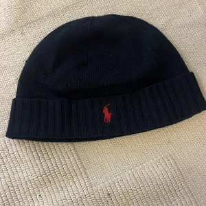 Ralph Lauren Mössa - Väldigt bra skick. Köpt på Kids brand store.