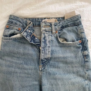 Midrise jeans zara - Snygga jeans från zara