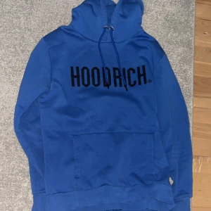Hoodrich dress  - Säljer mitt hoodrich sätt då det inte kommer till användning längre. Pris kan diskuteras