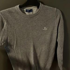 Gant tröja - Säljer min gant tröja pågrund av stt jag vill glra rum i garderoben.  Skick 9/10 inga håll och inte haft på den mer än 10 gånger