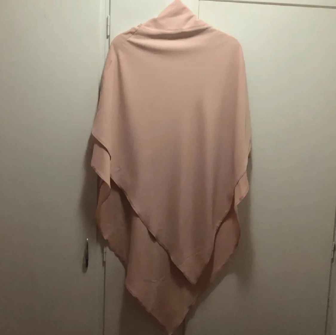 Ljud rosa khimar  - 90