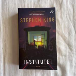 Institutet - stephen king på svenska. rensar bokhyllan och säljer den här boken då den inte har blivit läst. i nyskick! 📚tveka inte att höra av dig om du har frågor🫶