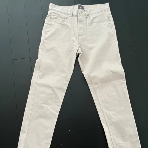 HM jeans regular fit - Bra skick aldrig använt skriv vid intresse 