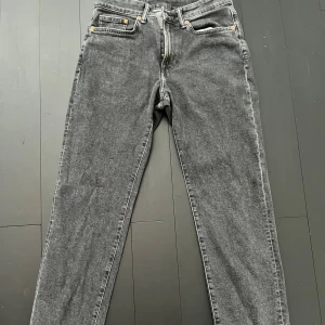 Hm jeans regular fit  - Bra skick skriv vid intresse 