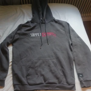 Supply and demand set  - Andvänt mycket, helt ok skick Storlek M Köpt för 1500