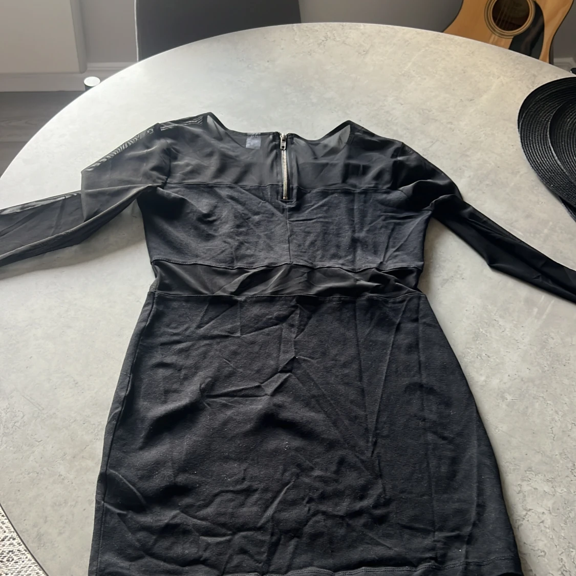 Svart klänning från H&M Divided - 92