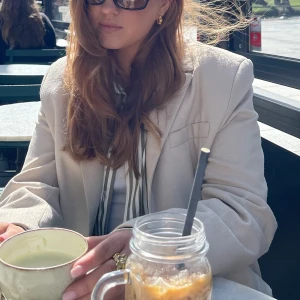 Blazer  - Snygg oversized kavaj i strukturerat tyg, använd fåtal gånger 