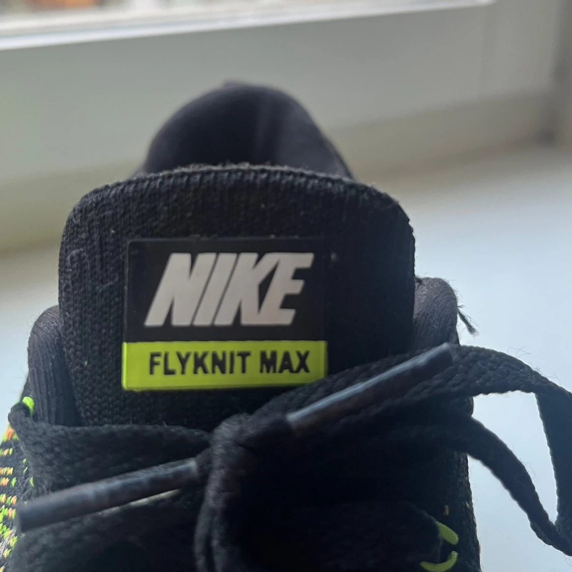 NIKE FLYKNIT MAX - 90