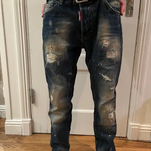 Dsquared2 jeans - Tjo, säljer nu mina dsq jeans för dom e för stora i midjan. Pris kan diskuteras vid snabb affär.