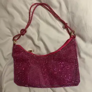 Rosa festlig väska som aldrig är använd!🩷
