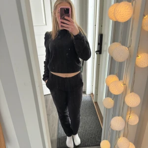 Kostymbyxor  - Använda men bra skick. Köpt för 300 säljer för 70🩷