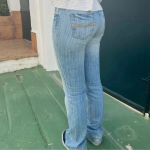 Lågmidjade jeans - Super snygga lågmidjade jeans med perfekta passformen från pepe jeans, jätte fint skick och inga defekter. Midjemått 39 Innerbenslängd 84. Skulle passa perfekt någon som är 165💘