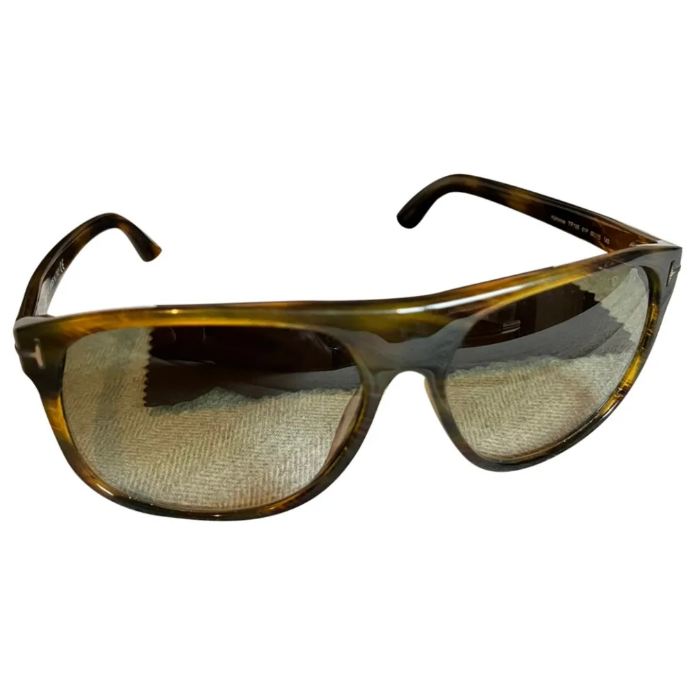 Tjena! Superfina solglasögon från Tom Ford i färgen ”leopard”. Fint skick, inga defekter, skick 9/10 Bara att skriva vid fundering!🙂. Övrigt.