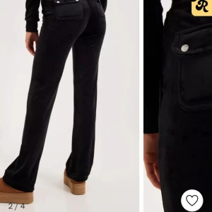 juicy couture  - Säljer mina juicy eftersom dom är lite för korta och inte kommer till användning. Bilden är tagen från nellys hemsida. Ena ringer har ramlat av men det är inget man märker av.  Är ca 175cm och hade passat bättre till någon som var 170cm eller under.