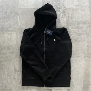 Polo Ralph Lauren Kofta  - Polo Ralph Lauren Kofta, Storlek M, Helt ny och oanvänd. Priset kan diskuteras. 