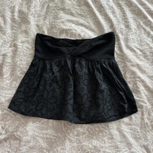 Topp - Topp från shein som är liknande den får zara, storlek M. Aldrig använd❤️