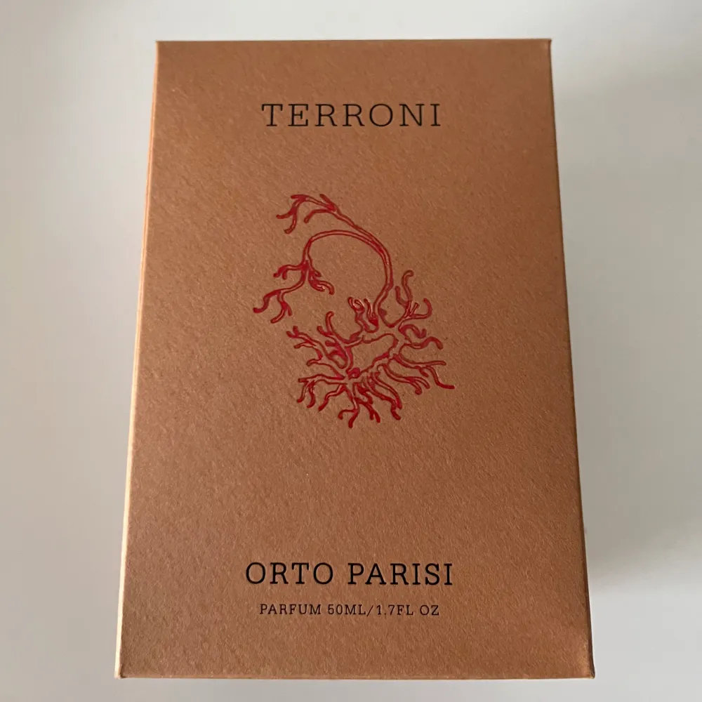 Orto Parisi Terroni 50ml Perfekt rökig/fruktig parfym. (Nypris 1499kr) Tar byten också. Skriv om ni har frågor!. Övrigt.