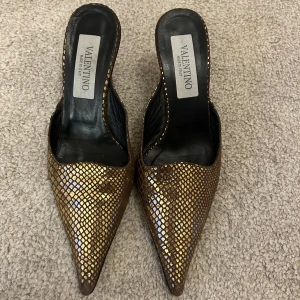 Valentino skor - Vintage valentino skor. Storlek 35 men passar en 36 med.