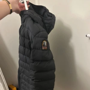 Parajumpers jacka  - Helt ny, kvitto och prislappar finns kvar. Modell irne