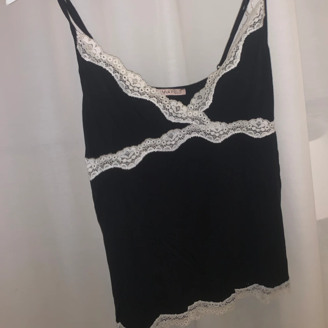 Topp från Anna Field 
