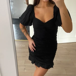 Fin klänning - Superfin klänning från gina, använd en gång✨