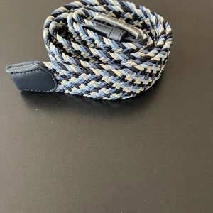 Bälte - Tja! Säljer mitt bälte från John Henric riktigt snyggt 