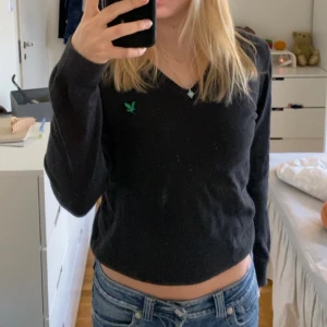 Tröja från lyle and scott  - Tröja från lyle and scott i strl s, bra skick. Köpare står för frakt men kan även mötas i Stockholm 