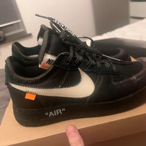 Off white Air force 1  - Box o tillbehör finns Stolek 42,5 Vid snabb affär kan jag gå ner  