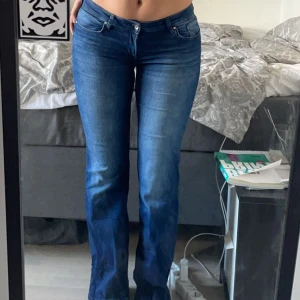 Only jeans - Säljer mina supersnygga lågmidjade jeans från only. Helt nya därmed bra skick💕💕