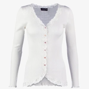 Rosemunde kofta - Vit Rosemunde kofta från zalando Nypris 799, säljer för 350😁