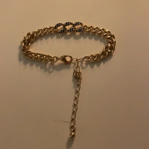 Äkta guld armband🌟🌻💛 - Fint guld armband köpt i Tyskland. Knappt använd då jag inte tycke om den så jätte mycket men någon annan kanske får användning av den! 🌟💛🌻🤩