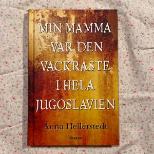 En bok på svenska i väldigt bra skick. 