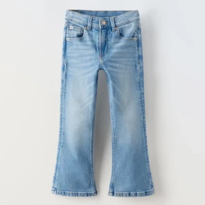 Jeans - Super fina bootcut jeans ifrån Sara i helt ny skxik, aldrig använda endast testade och de passade ej, kunde heller inte göra retur av nåt konstig slag så provar att sälja vidare dom. Pris kan diskuteras 
