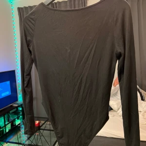 Body - Knappt använd. Sexig topp, fin vid brösten. Storlek s. Mitt bästa val till en utekväll. 