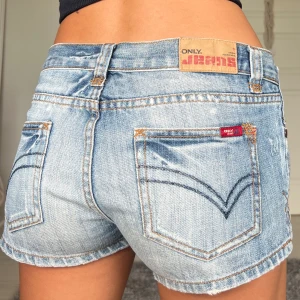 Shorts -  Midjemått: 39cm rakt över 💗