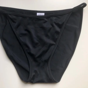 Svarta bikinitrosor - Svarta bikinitrosor. Helt nya och aldrig använda! 