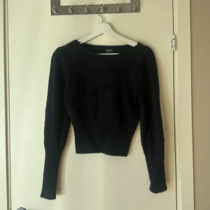 Stickad tröja  - Aldrig använd inga defekter hör av er vid frågor💕💕💕