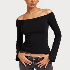 Off shoulder tröja från nelly  - Lite använd och i bra skick. Säljer för den inte blir använd.