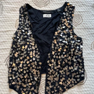 Maison Scotch Atelier - Damväst -  - Häftig väst med metalldetaljer