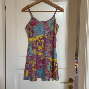 Klänning  - Snygg 2000tals klänning, stl s