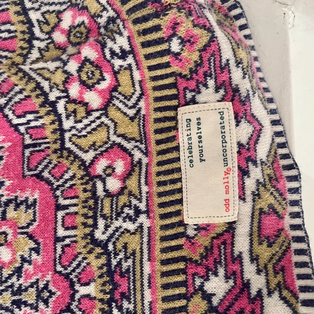 Hej! Säljer denna odd Molly kjol köpt secondhand! Kjolen har en resårband vid midjan! Om du har några fler frågor är det bara att kontakta mig 🌸. Kjolar.