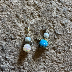 Lyckoänglar  - 2 st lyckoänglar. 10kr/st eller båda för 20kr.