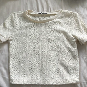 Zara crop top - Säljer min superfina topp, den är tyvärr för lite för mig🥲