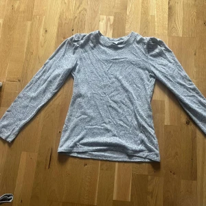 Tröja - Bra skick och ganska använd 