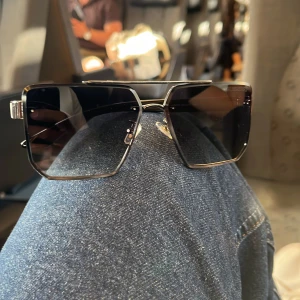 Burberry glasögon  - Mkt bra skick använda i 2 veckor 