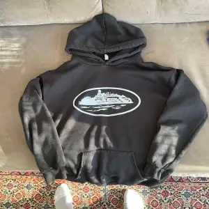 Stilren hoodie i nyskick inga defekter nypris på ca 200$ pris kan diskuteras 