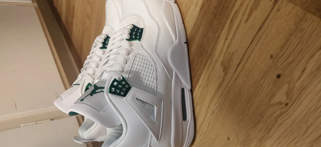 Jordan 4 Metallic Green - 90